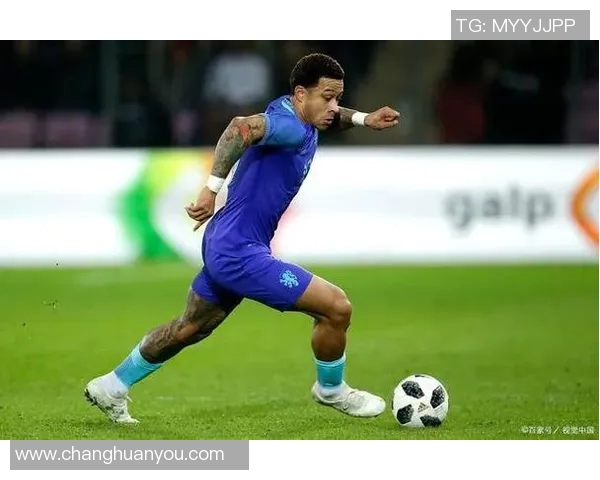 足球场上绿色球星的传奇之路与背后故事